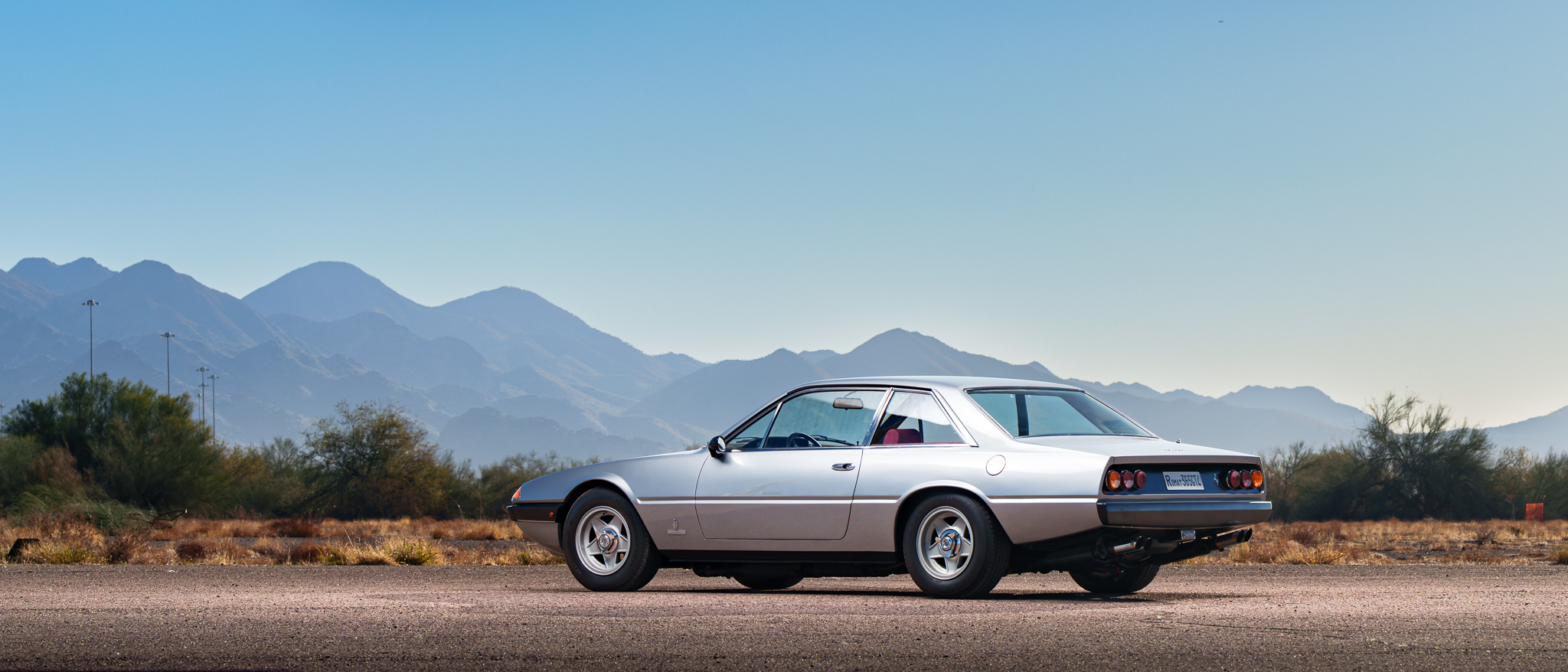 Ferrari 365 GT4 2+2 5-Speed